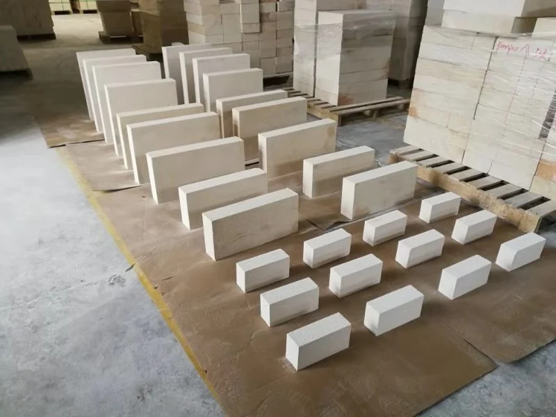 Insulation blocks arranged in several reference sizes